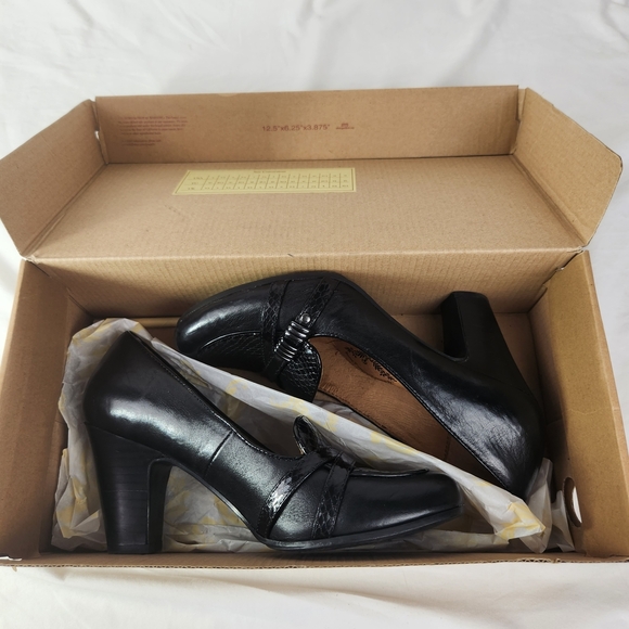 Sofft Black Heels 3" Size 6.5 Loafer Style - Picture 13 of 13